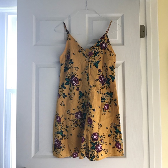 NWT Francesca’s Merigold Floral Dress - Picture 2 of 5
